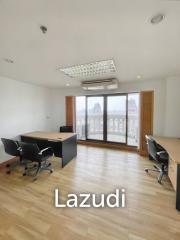 Unit for Sales at Nusa State tower (69 sqm. on the 34th floor) City View