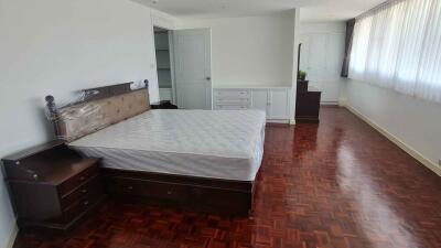 Condo for Rent at Tai Ping Towers