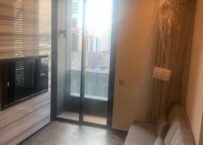 1-BR Condo at The Esse Sukhumvit 36 near BTS Thong Lor