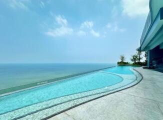 Luxurious outdoor infinity pool overlooking the sea