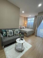 Condo for Rent at The Fore Condo