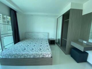 Condo for Rent at The Green City 2 Condominium