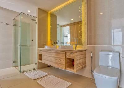 2 Bedrooms bedroom Condo in The Riviera Wong Amat Beach Wongamat