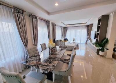 4 bedroom House in Censiri Home East Pattaya