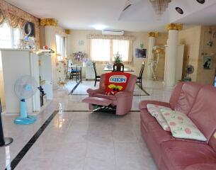 4 bedroom House in Oasis Park Villas Pattaya