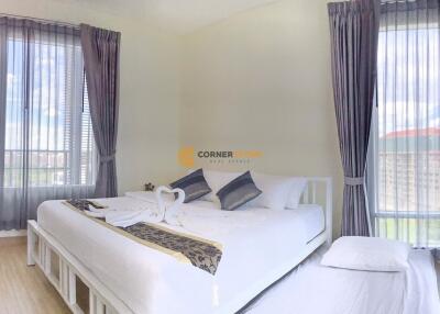 คอนโดนี้มี 2 ห้องนอน  อยู่ในโครงการ คอนโดมิเนียมชื่อ Reflection Jomtien Beach Pattaya 
