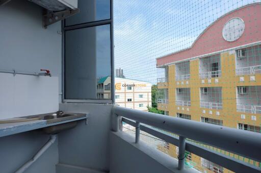 คอนโดนี้มี ห้องสตูดิโอ้  อยู่ในโครงการ คอนโดมิเนียมชื่อ Sweet Condo 2 Pratumnak 