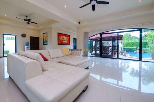 6 bedroom House in Santa Maria East Pattaya