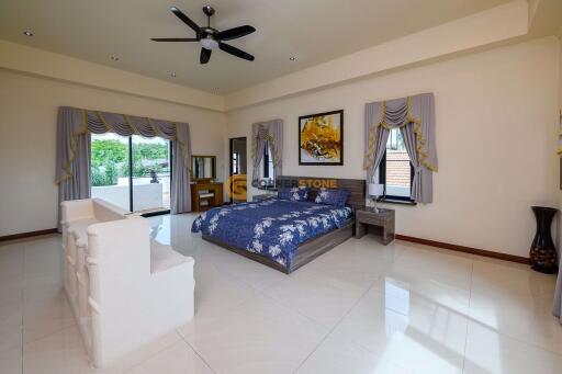 6 bedroom House in Santa Maria East Pattaya