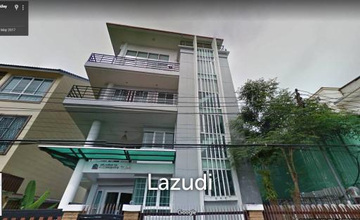 800 sqm. Home Office Building 5 fl. + Land (near BTS Saphan Kwai and MRT Mhor Chit) -- 35M THB.