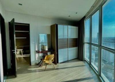 1-BR Condo at Sky Walk Residences near BTS Phra Khanong