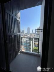 1-BR Condo at Urbano Absolute near BTS Krung Thon Buri