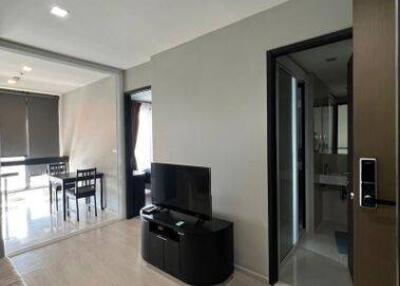 1-BR Condo at Rhythm Sukhumvit 44/1 near BTS Phra Khanong