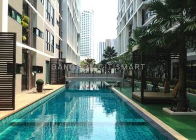 Condo at Metro Sky Ratchada for sale
