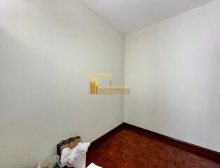 Large 3 Bedroom Apartment in Vibrant Nana