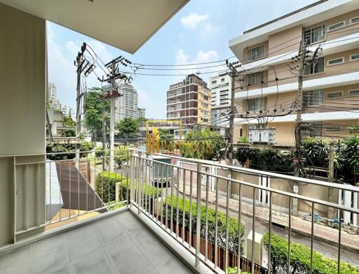 Spacious 2 Bedroom Apartment Located in Vibrant Asoke