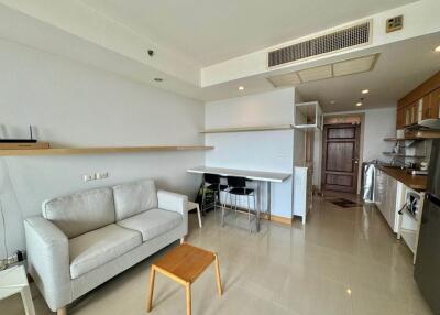 Condo for Rent at Supalai Oriental Place