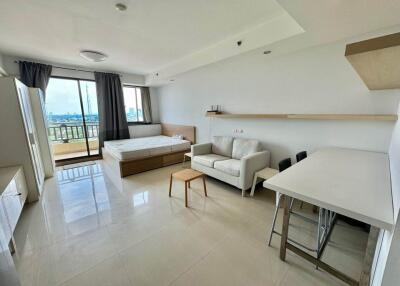 Condo for Rent at Supalai Oriental Place