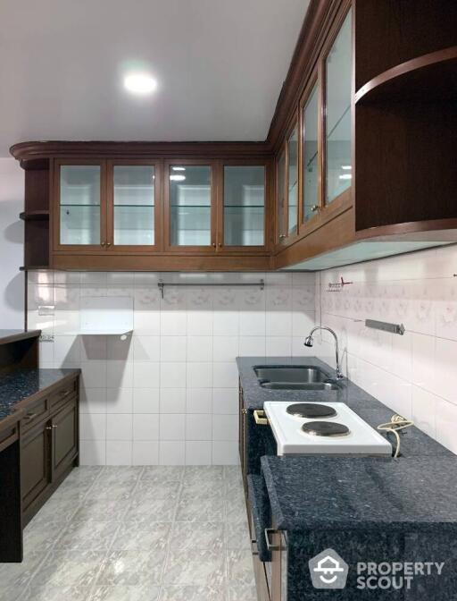 1-BR Condo near BTS Wongwian Yai