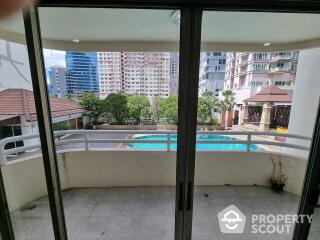 3-BR Condo at Regent On The Park1 (sukhumvit26) Condominium near MRT Sanam Chai