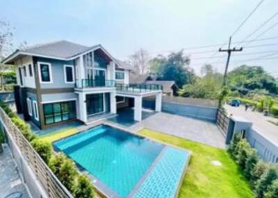 Explore this fully furnished modern Chiang Mai Property For Sale, boasting 6 bedrooms, 5 baths, private swimming pool, and premium amenities. Explore now!