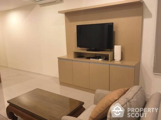 2-BR Condo at Villa Asoke near MRT Phetchaburi