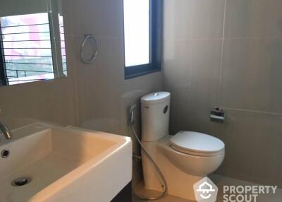 2-BR Condo at Villa Asoke near MRT Phetchaburi