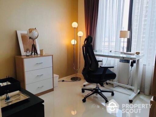 2-BR Condo at Villa Asoke near MRT Phetchaburi