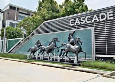 Exterior view of Cascade building with sculptural horse decoration