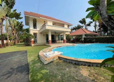 Pool villa for rent at Lannathara village Hang dong