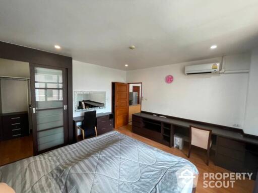 1-BR Condo at Klang Krung Resort (ratchada 7) near MRT Huai Khwang