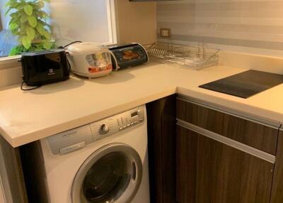 1-BR Condo at Tidy Deluxe Sukhumvit 34 near BTS Thong Lor