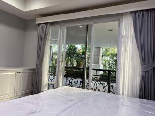 3 bed Condo in La Vie En Rose Place Khlongtan Sub District C020947