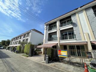 81 Sqm., 3 Beds, 2 Baths Townhouse listed for ฿ 5,000,000.