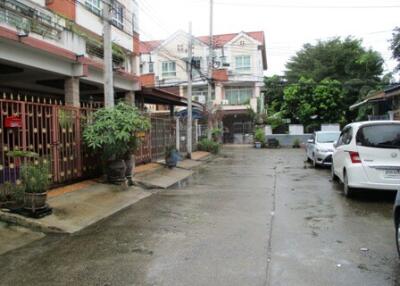 169 Sqm., 3 Beds, 2 Baths Townhouse listed for ฿ 5,460,000.