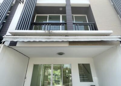 74 Sqm., 3 Beds, 2 Baths Townhouse listed for ฿ 5,460,000.