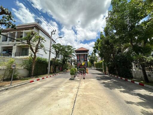 82 Sqm., 3 Beds, 2 Baths Townhouse listed for ฿ 5,250,000.