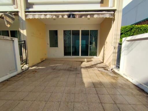 82 Sqm., 3 Beds, 2 Baths Townhouse listed for ฿ 5,250,000.