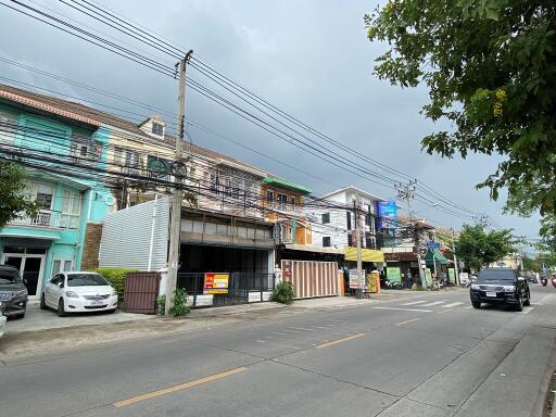 166 Sqm., 4 Beds, 3 Baths Townhouse listed for ฿ 4,100,000.