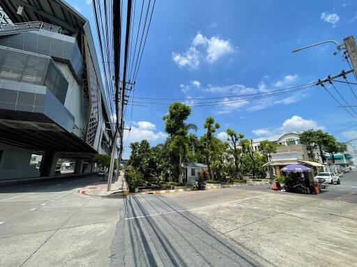85 Sqm., 3 Beds, 2 Baths Townhouse listed for ฿ 4,935,000.