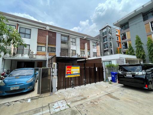 125 Sqm., 3 Beds, 3 Baths Townhouse listed for ฿ 4,000,000.