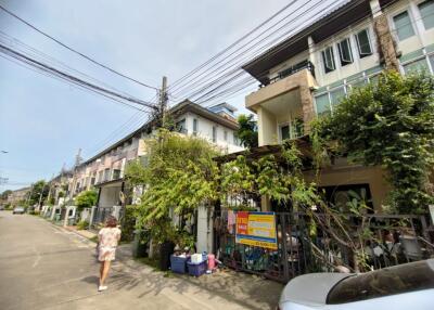 142 Sqm., 3 Beds, 3 Baths Townhouse listed for ฿ 4,883,000.