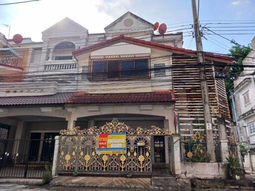 140 Sqm., 3 Beds, 2 Baths Townhouse listed for ฿ 4,830,000.