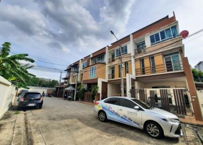 85 Sqm., 3 Beds, 2 Baths Townhouse listed for ฿ 4,725,000.