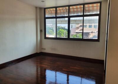 75 Sqm., 3 Beds, 3 Baths Townhouse listed for ฿ 3,800,000.