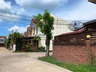 182 Sqm., 3 Beds, 2 Baths Townhouse listed for ฿ 4,620,000.