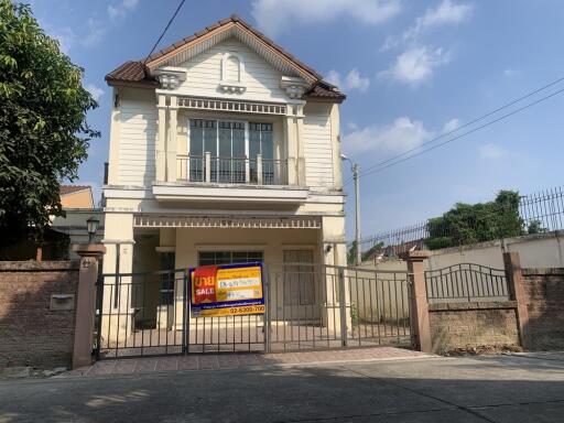 182 Sqm., 3 Beds, 2 Baths Townhouse listed for ฿ 4,620,000.