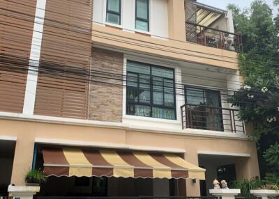 163 Sqm., 3 Beds, 2 Baths Townhouse listed for ฿ 4,410,000.