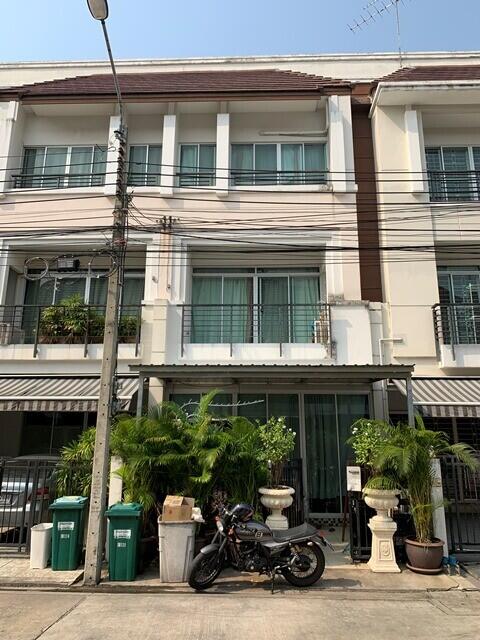 80 Sqm., 3 Beds, 2 Baths Townhouse listed for ฿ 4,410,000.
