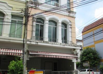 82 Sqm., 3 Beds, 2 Baths Townhouse listed for ฿ 4,410,000.